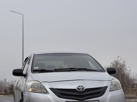 Toyota Yaris 2008