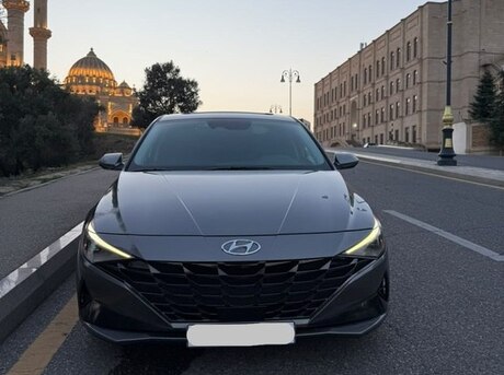 Hyundai Elantra 2022