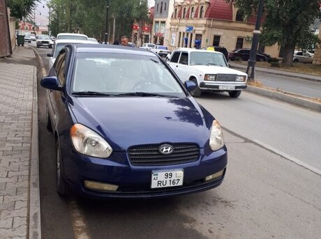 Hyundai Accent 2010