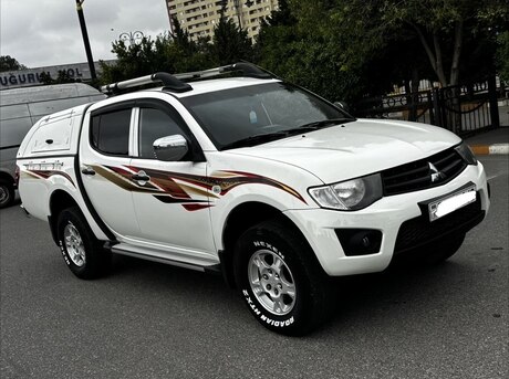 Mitsubishi L200 2011