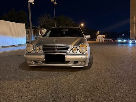 Mercedes E 220 2000