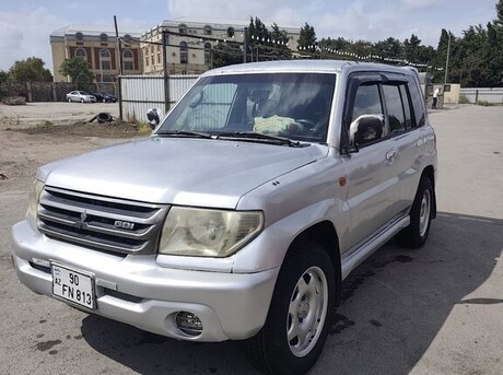 Mitsubishi Pajero io 2001
