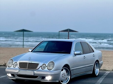 Mercedes E 220 2001