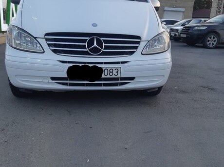 Mercedes  2010