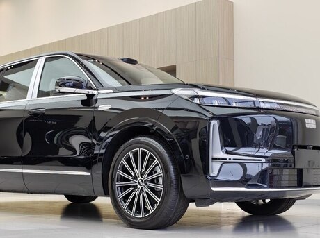 Geely  2025