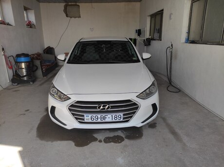 Hyundai Elantra 2016
