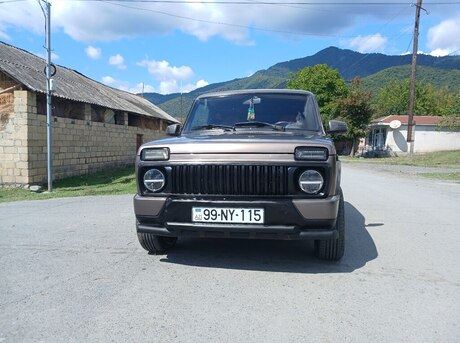 LADA (VAZ) Niva 2015