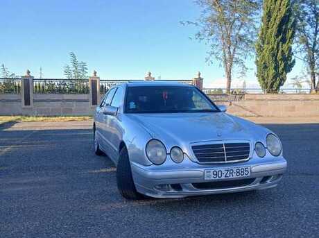 Mercedes E 220 2001