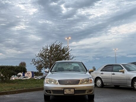 Nissan Sunny 2010