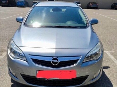 Opel Astra 2011