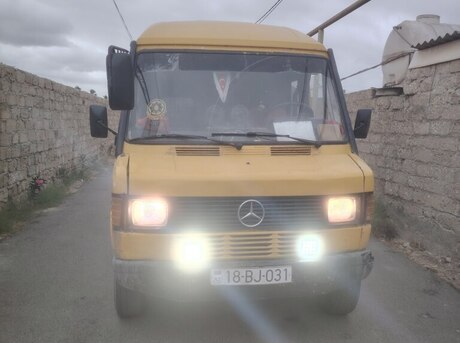 Mercedes 208 D 1993