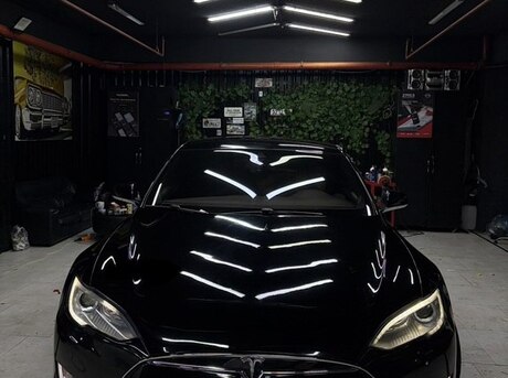 Tesla Model S 2016