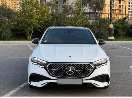 Mercedes E 300 e 2023