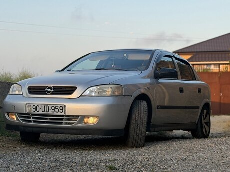 Opel Astra 2000