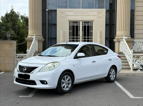 Nissan Sunny 2012