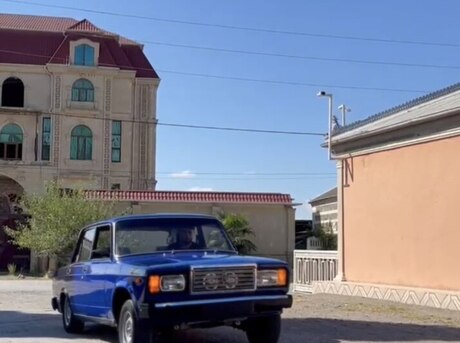 LADA (VAZ) 2107 2000