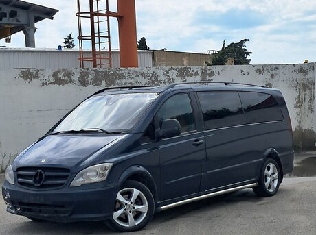 Mercedes Viano 2005
