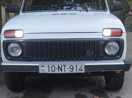 LADA (VAZ) Niva 2002