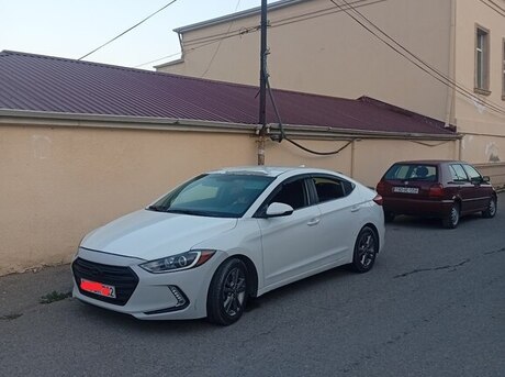 Hyundai Elantra 2018