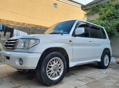 Mitsubishi Pajero 2000