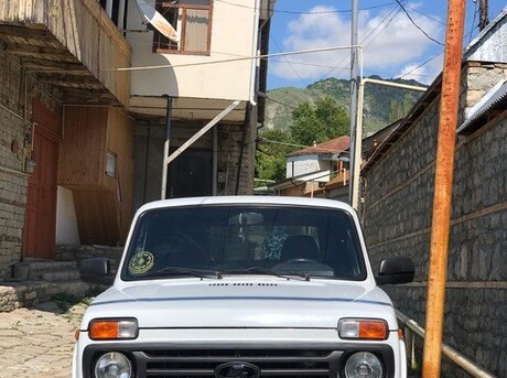 LADA (VAZ) Niva 2003