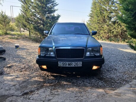 Mercedes 220 E 1994
