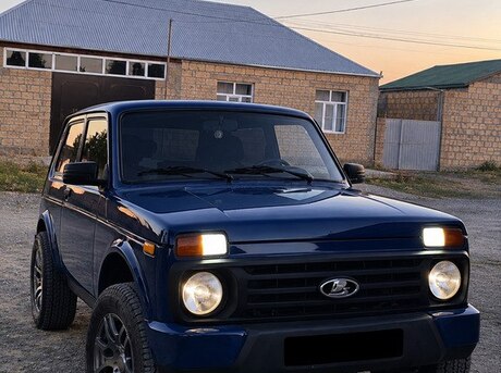 LADA (VAZ) Niva 2015