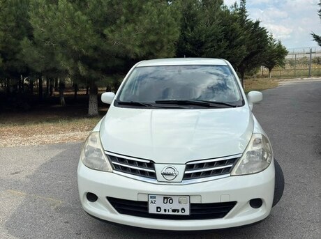 Nissan Tiida 2012