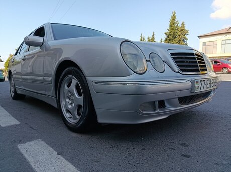 Mercedes E 220 2000
