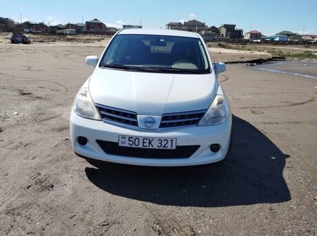 Nissan Tiida 2011