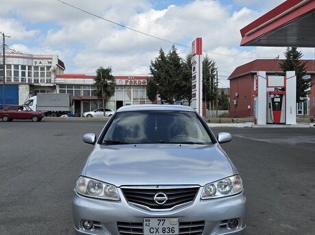 Nissan Sunny 2010