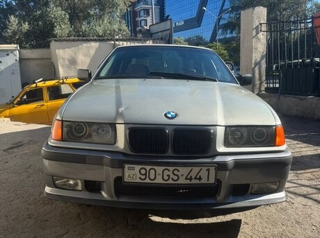 BMW 323 1997