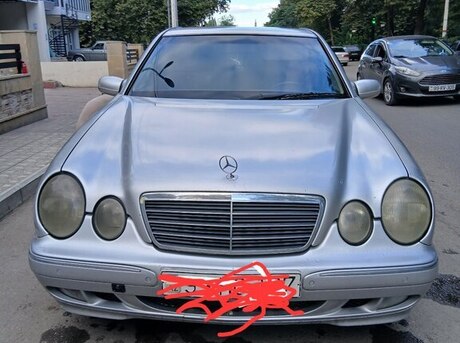Mercedes E 220 2000