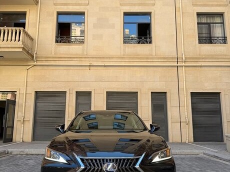 Lexus ES 300h 2022