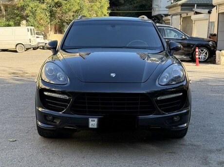 Porsche Cayenne GTS 2013