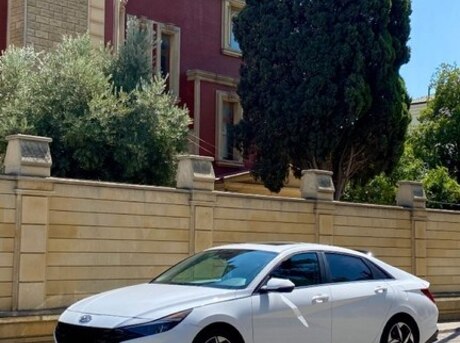 Hyundai Elantra 2022