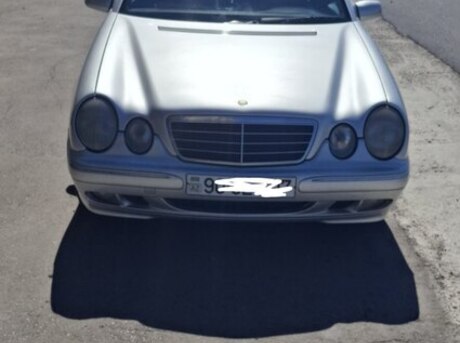 Mercedes E 220 2001
