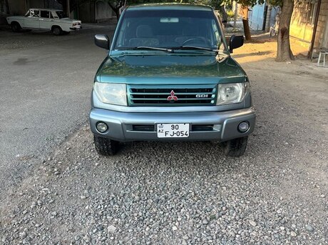 Mitsubishi Pajero io 1998