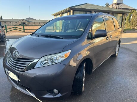 Toyota Sienna 2014