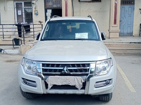 Mitsubishi Pajero 2012