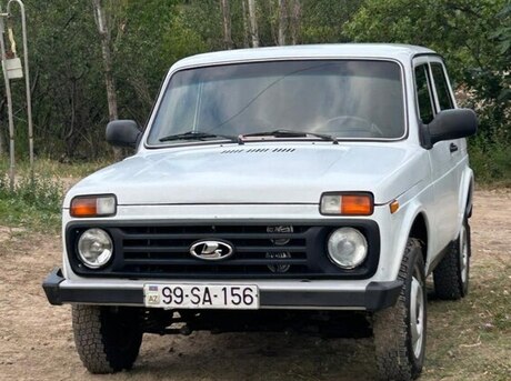 LADA (VAZ) Niva 2000