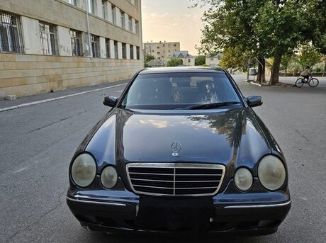Mercedes E 220 2000