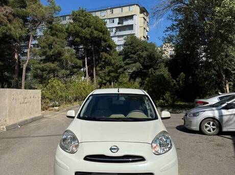 Nissan March 2013