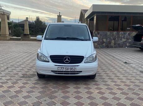 Mercedes  2010