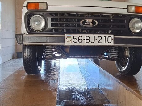 LADA (VAZ) Niva 2010
