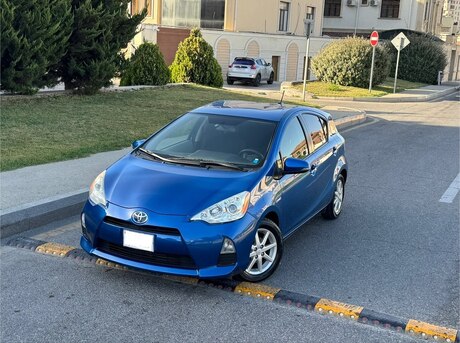 Toyota Aqua 2015