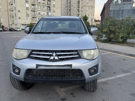 Mitsubishi L200 2013