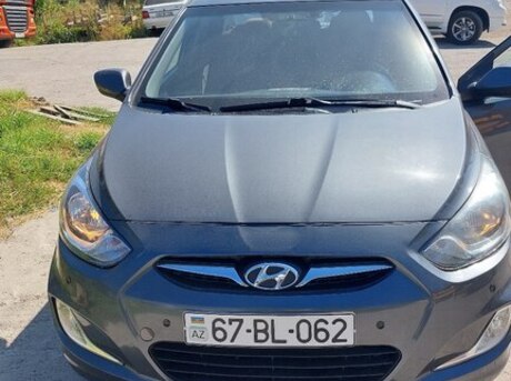 Hyundai Accent 2012