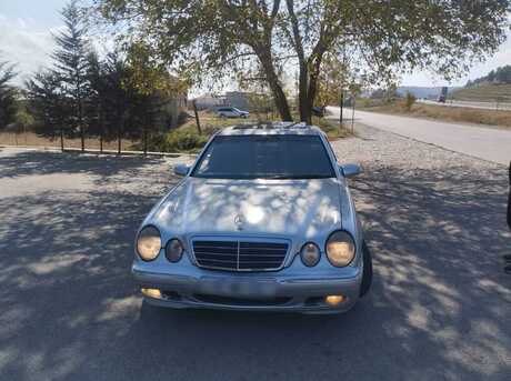 Mercedes E 270 2001