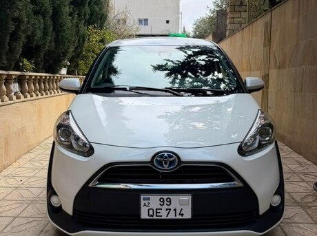 Toyota Sienta 2016